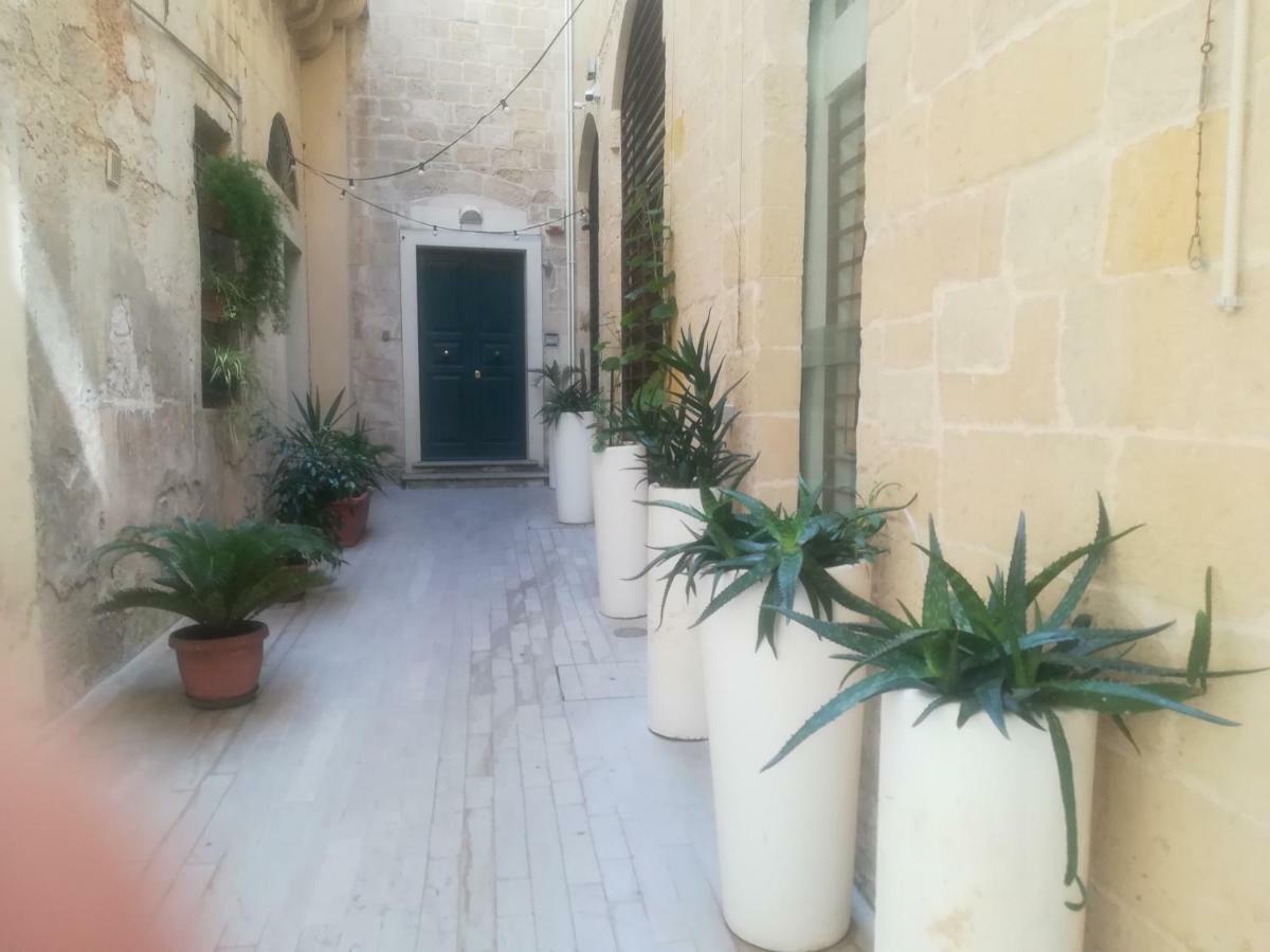 مبيت وإفطار ليتشي Dimora Dell'Artista المظهر الخارجي الصورة
