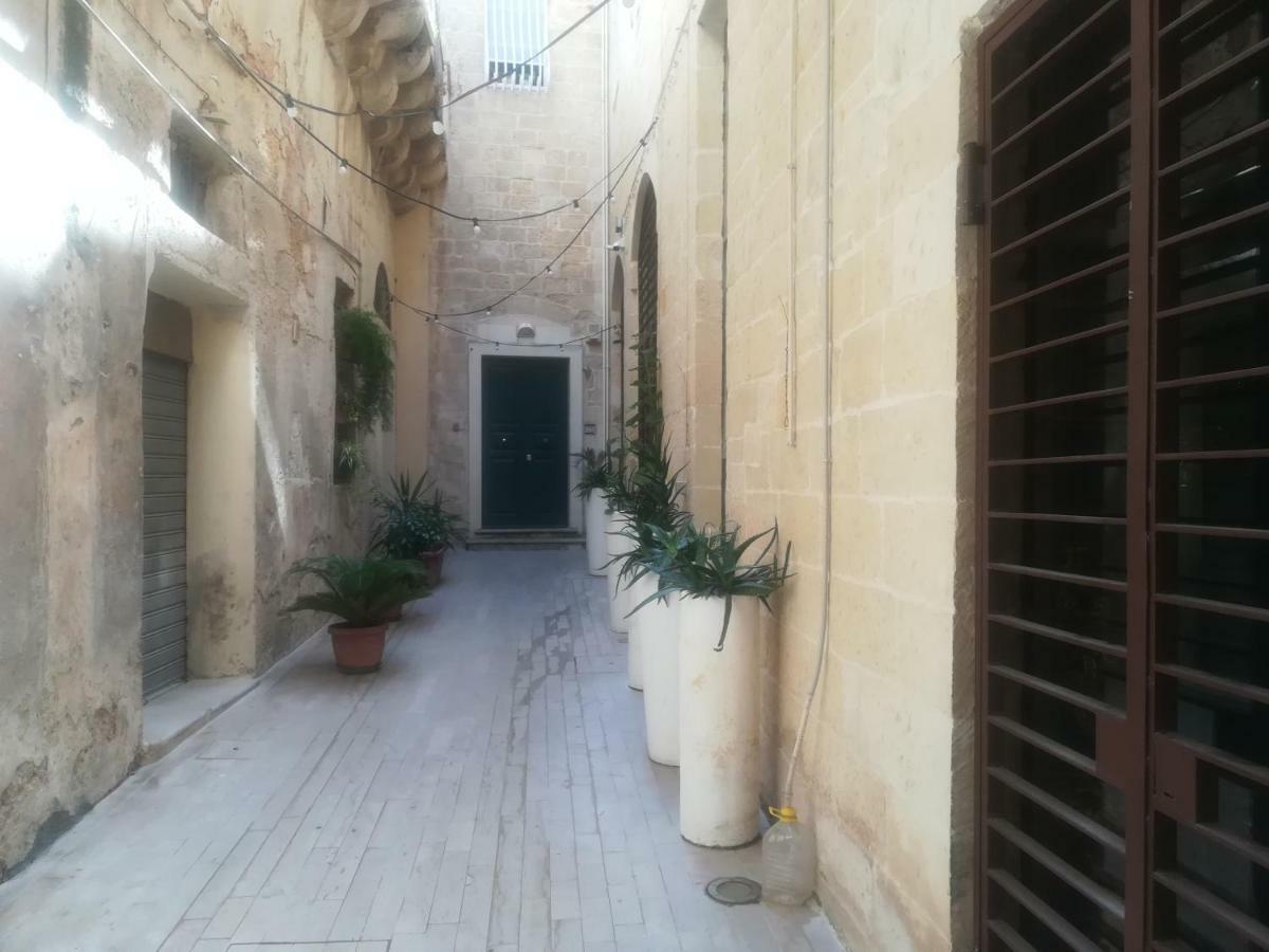 مبيت وإفطار ليتشي Dimora Dell'Artista المظهر الخارجي الصورة